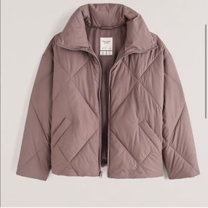 NWOT Abercrombie Oversized Diamond Stitched Puffer Jacket